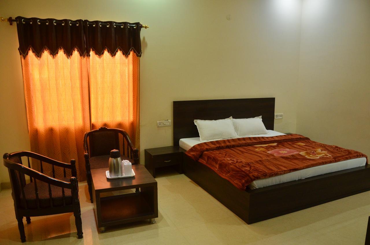 Hotel Milan Palace Amritsar Exterior photo
