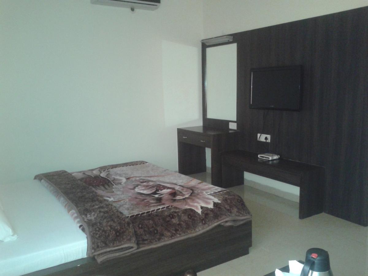 Hotel Milan Palace Amritsar Room photo