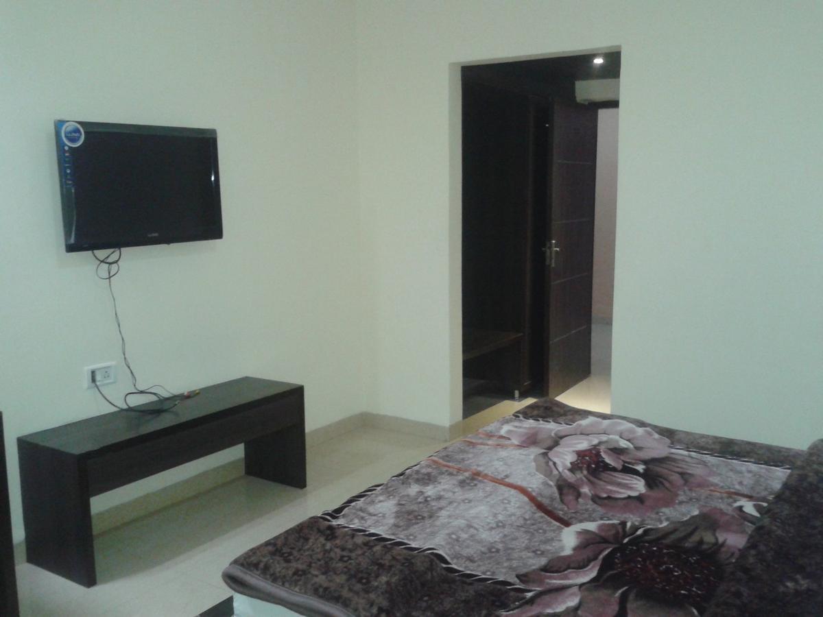 Hotel Milan Palace Amritsar Room photo